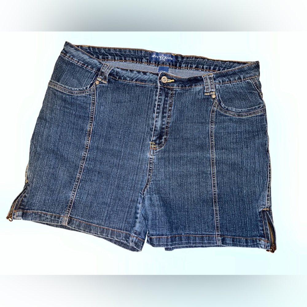 Attitude Jean Shorts